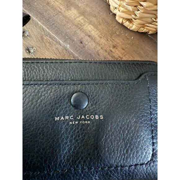 Marc Jacobs Black Leather Wristlet Wallet Designer Card Coin Phone Holder - Picture 2 of 9